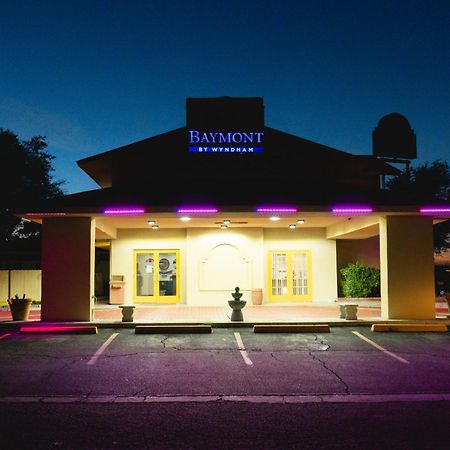 Отель Baymont By Wyndham Форт-Стоктон Экстерьер фото